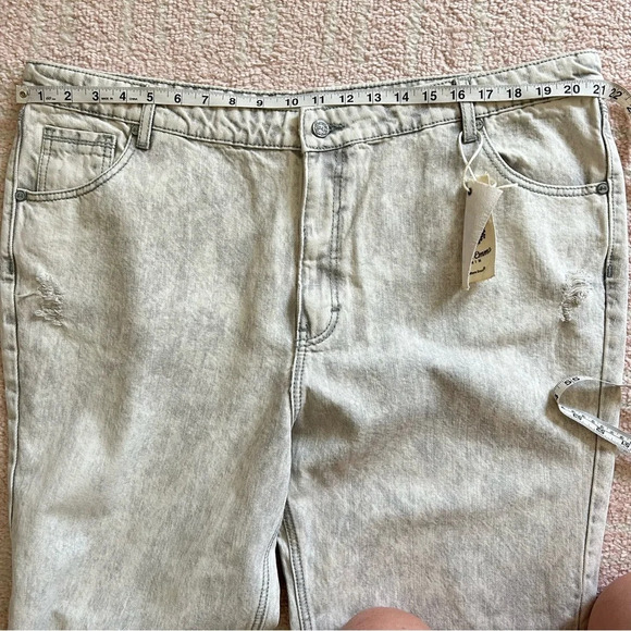 NWT Grace & Emma Straight Leg Distressed Stone Wash Jean Size 18 Gray White - Picture 13 of 13